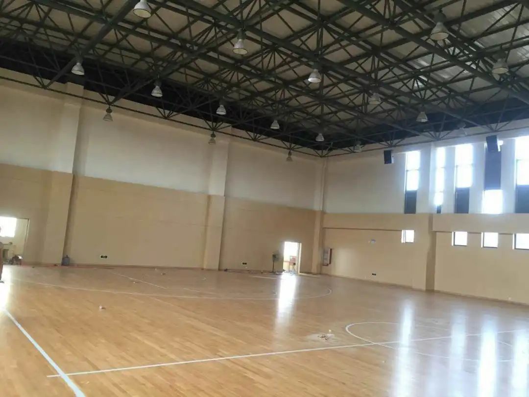 体育馆木地板安装_体育地板安装视频教程_体育场木地板安装价格