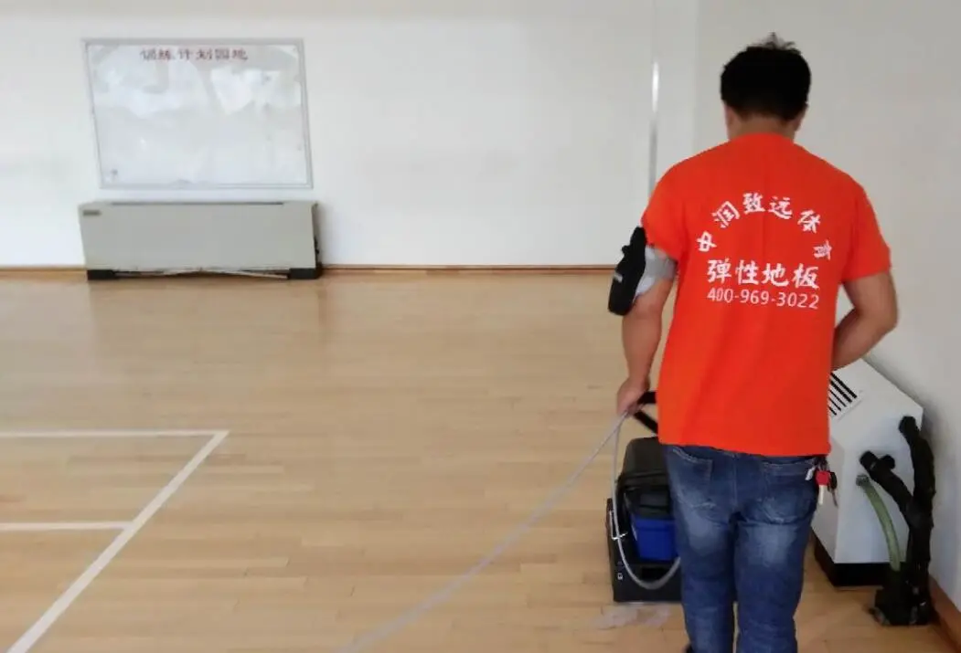 体育场木地板安装价格_体育地板安装视频教程_体育馆木地板安装