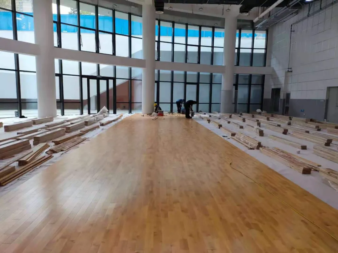 体育地板安装视频教程_体育馆木地板安装_体育场木地板安装价格